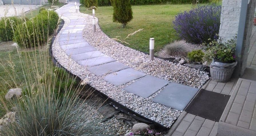 Ocelový neviditelný obrubník kolem zahradní cesty